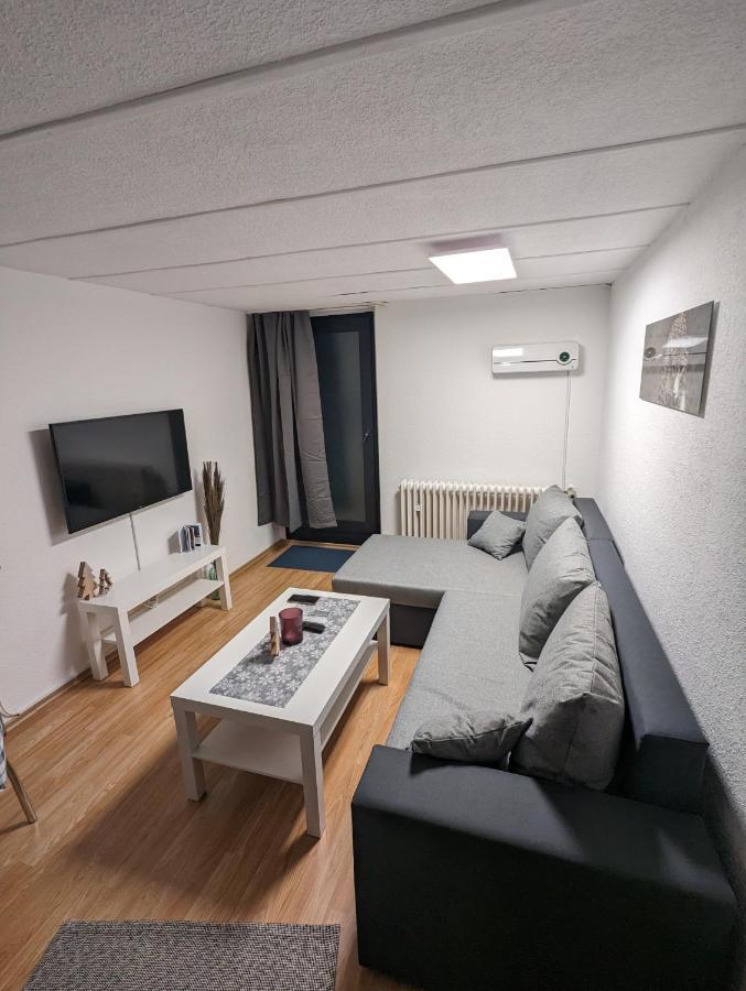 Direkt An Der S-Bahn Gelegenes Gemutliches Souterrain Apartment Mit Privatem Zugang Troisdorf Exteriör bild