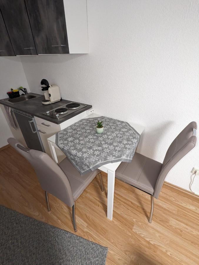 Direkt An Der S-Bahn Gelegenes Gemutliches Souterrain Apartment Mit Privatem Zugang Troisdorf Exteriör bild