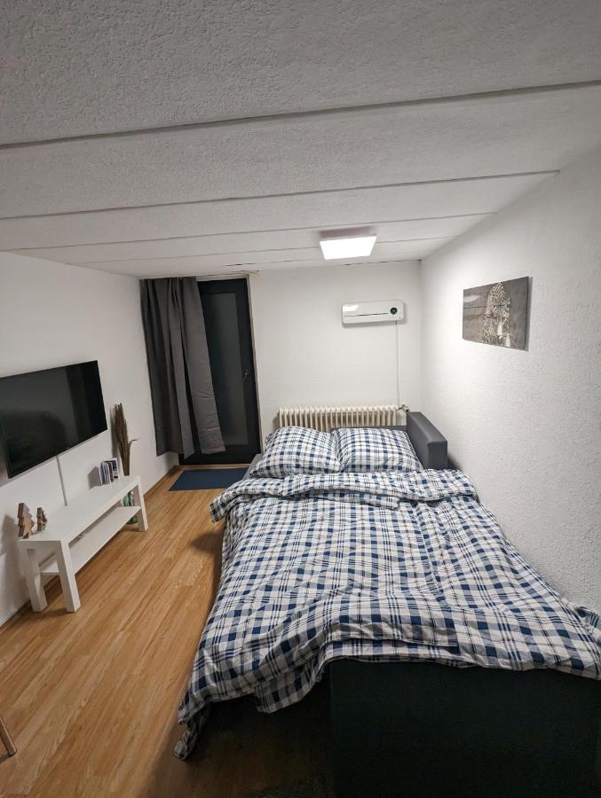 Direkt An Der S-Bahn Gelegenes Gemutliches Souterrain Apartment Mit Privatem Zugang Troisdorf Exteriör bild
